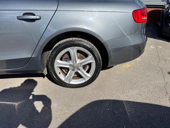 Audi A4 Avant 2.0 TDI SE Technik S Tronic quattro Euro 5 (s/s) 5dr