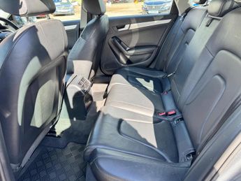 Audi A4 Avant 2.0 TDI SE Technik S Tronic quattro Euro 5 (s/s) 5dr