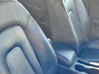 Audi A4 Avant 2.0 TDI SE Technik S Tronic quattro Euro 5 (s/s) 5dr
