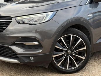 Vauxhall Grandland X 1.6 13.2kWh Business Edition Nav Premium Auto 4WD Euro 6 (s/s) 5