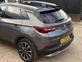 Vauxhall Grandland X 1.6 13.2kWh Business Edition Nav Premium Auto 4WD Euro 6 (s/s) 5