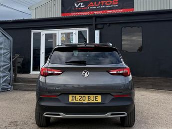 Vauxhall Grandland X 1.6 13.2kWh Business Edition Nav Premium Auto 4WD Euro 6 (s/s) 5