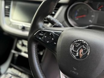 Vauxhall Grandland X 1.6 13.2kWh Business Edition Nav Premium Auto 4WD Euro 6 (s/s) 5