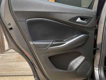 Vauxhall Grandland X 1.6 13.2kWh Business Edition Nav Premium Auto 4WD Euro 6 (s/s) 5