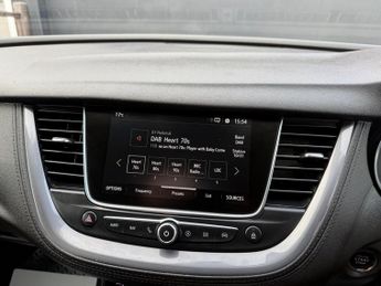 Vauxhall Grandland X 1.6 13.2kWh Business Edition Nav Premium Auto 4WD Euro 6 (s/s) 5