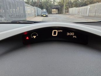Nissan Leaf 24kWh Auto 5dr