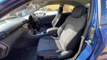 Mercedes-Benz C Class 1.8 C180 Kompressor SE Coupe 2dr Petrol Automatic (193 g/km, 143