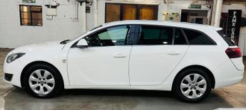 Vauxhall Insignia 2.0 CDTi SRi Nav Sports Tourer Auto Euro 5 5dr