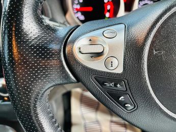 Nissan Juke 1.6 Tekna XTRON Euro 5 5dr