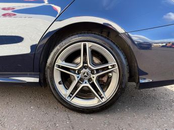 Mercedes-Benz C Class 2.0 C220d AMG Line (Premium Plus) G-Tronic+ Euro 6 (s/s) 4dr