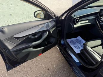 Mercedes-Benz C Class 2.0 C220d AMG Line (Premium Plus) G-Tronic+ Euro 6 (s/s) 4dr