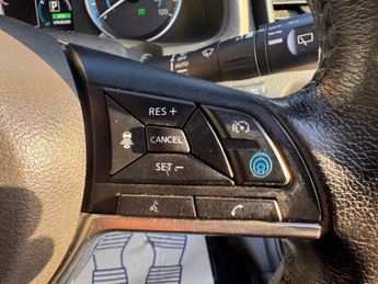 Nissan Leaf 40kWh Tekna Hatchback 5dr Electric Auto (150 ps)