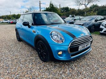 MINI Hatch 1.5 Cooper Auto Euro 6 (s/s) 3dr