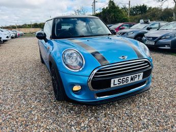 MINI Hatch 1.5 Cooper Auto Euro 6 (s/s) 3dr