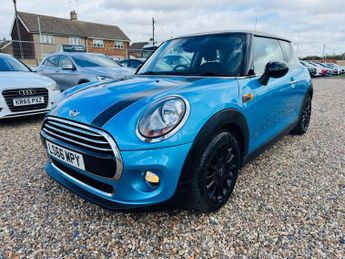 MINI Hatch 1.5 Cooper Auto Euro 6 (s/s) 3dr