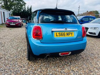 MINI Hatch 1.5 Cooper Auto Euro 6 (s/s) 3dr