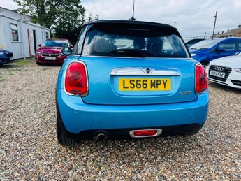 MINI Hatch 1.5 Cooper Auto Euro 6 (s/s) 3dr
