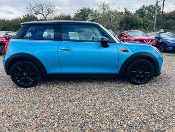 MINI Hatch 1.5 Cooper Auto Euro 6 (s/s) 3dr