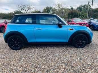 MINI Hatch 1.5 Cooper Auto Euro 6 (s/s) 3dr