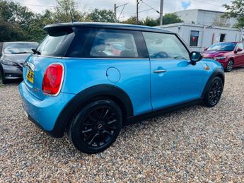MINI Hatch 1.5 Cooper Auto Euro 6 (s/s) 3dr