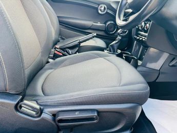 MINI Hatch 1.5 Cooper Auto Euro 6 (s/s) 3dr