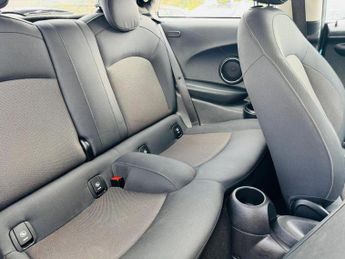 MINI Hatch 1.5 Cooper Auto Euro 6 (s/s) 3dr