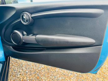 MINI Hatch 1.5 Cooper Auto Euro 6 (s/s) 3dr