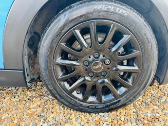 MINI Hatch 1.5 Cooper Auto Euro 6 (s/s) 3dr