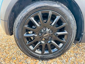 MINI Hatch 1.5 Cooper Auto Euro 6 (s/s) 3dr