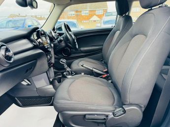 MINI Hatch 1.5 Cooper Auto Euro 6 (s/s) 3dr