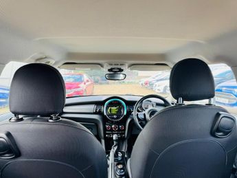 MINI Hatch 1.5 Cooper Auto Euro 6 (s/s) 3dr