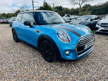 MINI Hatch 1.5 Cooper Auto Euro 6 (s/s) 3dr