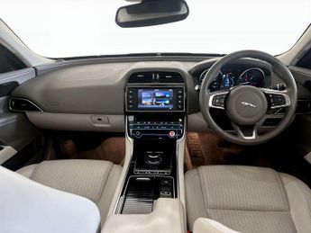 Jaguar XE 2.0d Portfolio Auto AWD Euro 6 (s/s) 4dr