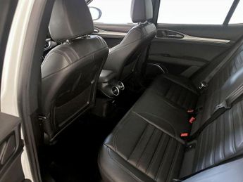 Alfa Romeo Stelvio 2.2 TD Veloce Auto Q4 AWD Euro 6 (s/s) 5dr