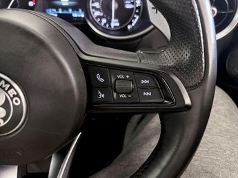 Alfa Romeo Stelvio 2.2 TD Veloce Auto Q4 AWD Euro 6 (s/s) 5dr