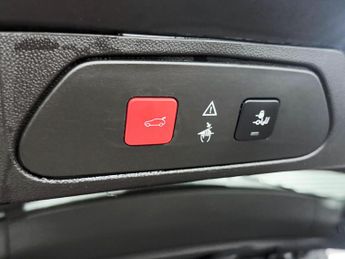 Vauxhall Grandland X 1.6 13.2kWh Business Edition Nav Premium SUV 5dr Petrol Plug-in 