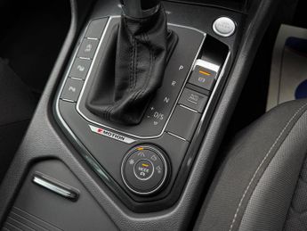 Volkswagen Tiguan 2.0 TDI SE Navigation DSG 4Motion Euro 6 (s/s) 5dr