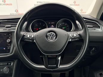 Volkswagen Tiguan 2.0 TDI SE Navigation DSG 4Motion Euro 6 (s/s) 5dr