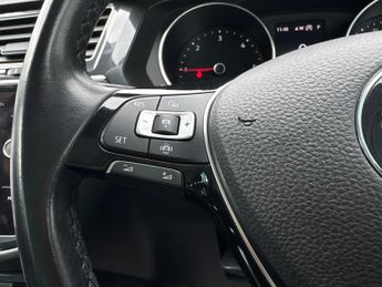 Volkswagen Tiguan 2.0 TDI SE Navigation DSG 4Motion Euro 6 (s/s) 5dr