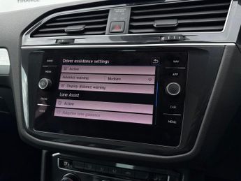 Volkswagen Tiguan 2.0 TDI SE Navigation DSG 4Motion Euro 6 (s/s) 5dr