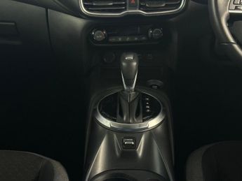 Nissan Juke 1.0 DIG-T N-Connecta DCT Auto Euro 6 (s/s) 5dr