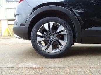 Vauxhall Grandland X 1.2 Turbo SRi Nav Auto Euro 6 (s/s) 5dr