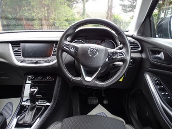 Vauxhall Grandland X 1.2 Turbo SRi Nav Auto Euro 6 (s/s) 5dr