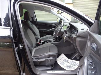 Vauxhall Grandland X 1.2 Turbo SRi Nav Auto Euro 6 (s/s) 5dr