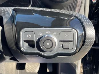 Mercedes-Benz A Class 1.5 A180d Sport (Executive) 7G-DCT Euro 6 (s/s) 5dr