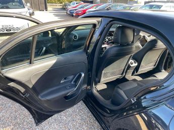 Mercedes-Benz A Class 1.5 A180d Sport (Executive) 7G-DCT Euro 6 (s/s) 5dr