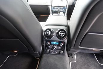 Jaguar XJ 3.0d V6 Premium Luxury Auto Euro 6 (s/s) 4dr (LWB)
