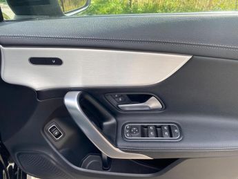 Mercedes-Benz CLA 2.0 CLA35 AMG (Premium) Coupe 7G-DCT 4MATIC Euro 6 (s/s) 4dr