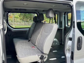 Renault Trafic 2.0 dCi SL27 Crew Van QS6 L1 H1 4dr (Phase 3, 6 Seats)