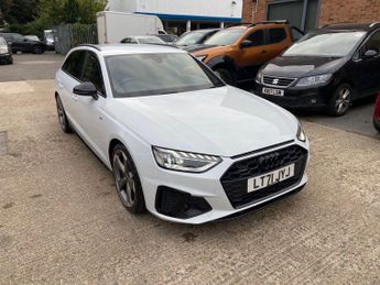 Audi A4 Avant 2.0 TDI 40 Black Edition S Tronic quattro Euro 6 (s/s) 5dr